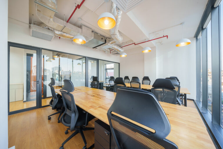 serepok-huynh-van-banh-12seat-02